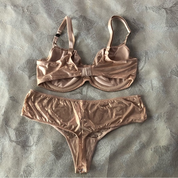 Victorias Secret crystal shimmer bra and panty set New - Picture 2 of 11